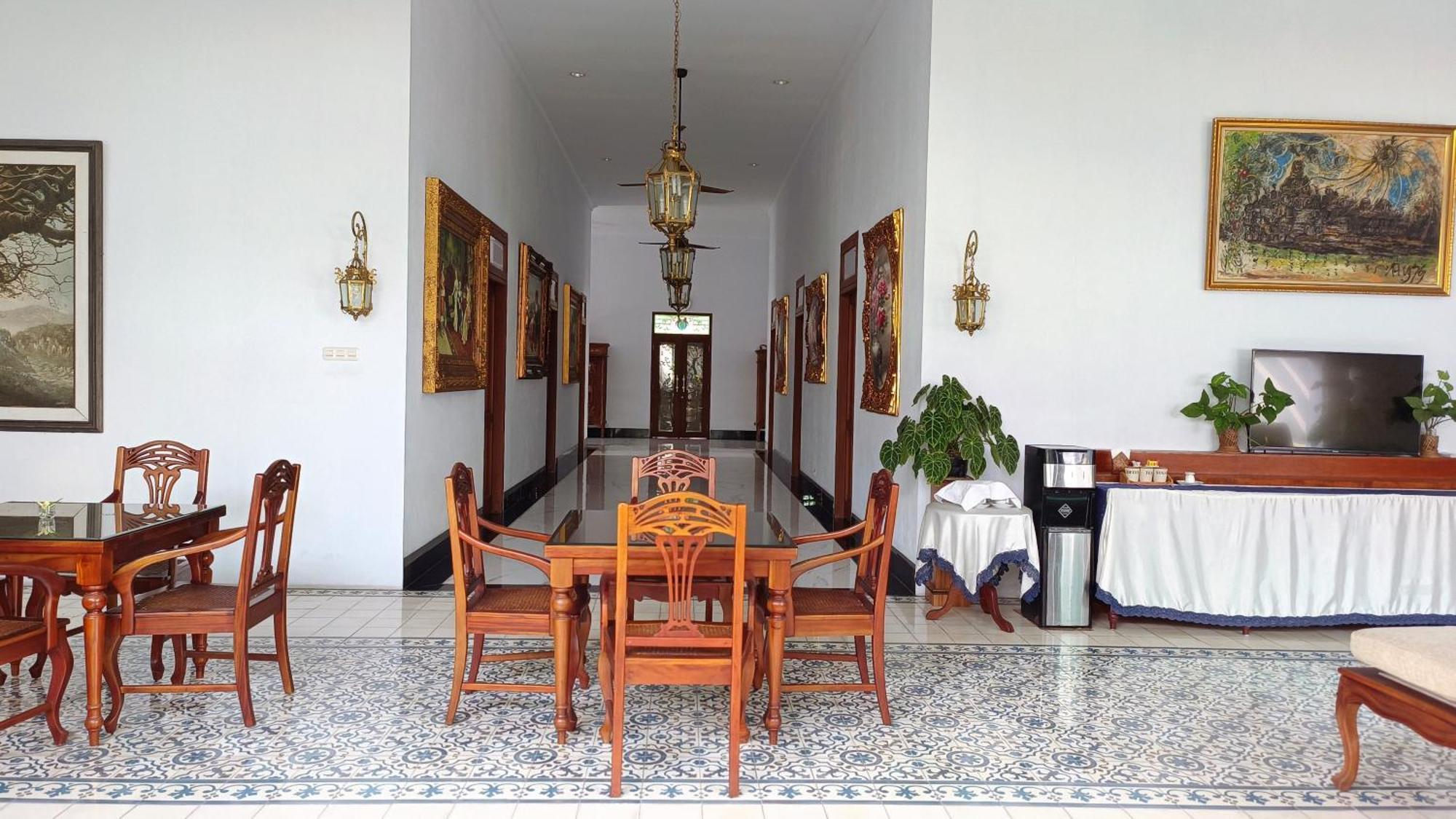Griya Asih Hotell Yogyakarta Exteriör bild