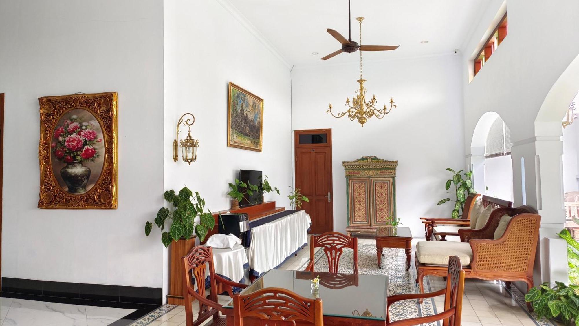 Griya Asih Hotell Yogyakarta Exteriör bild