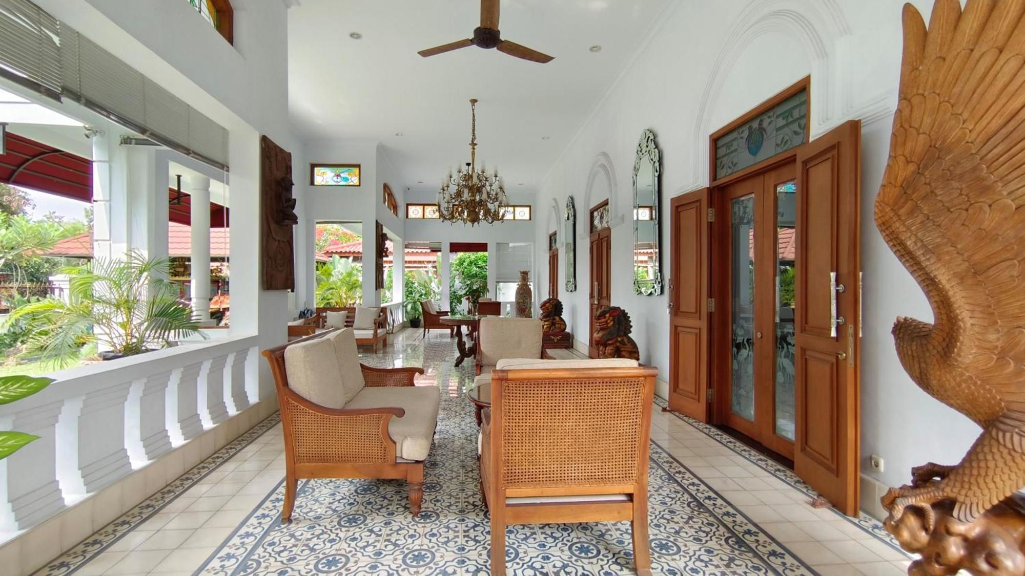 Griya Asih Hotell Yogyakarta Exteriör bild