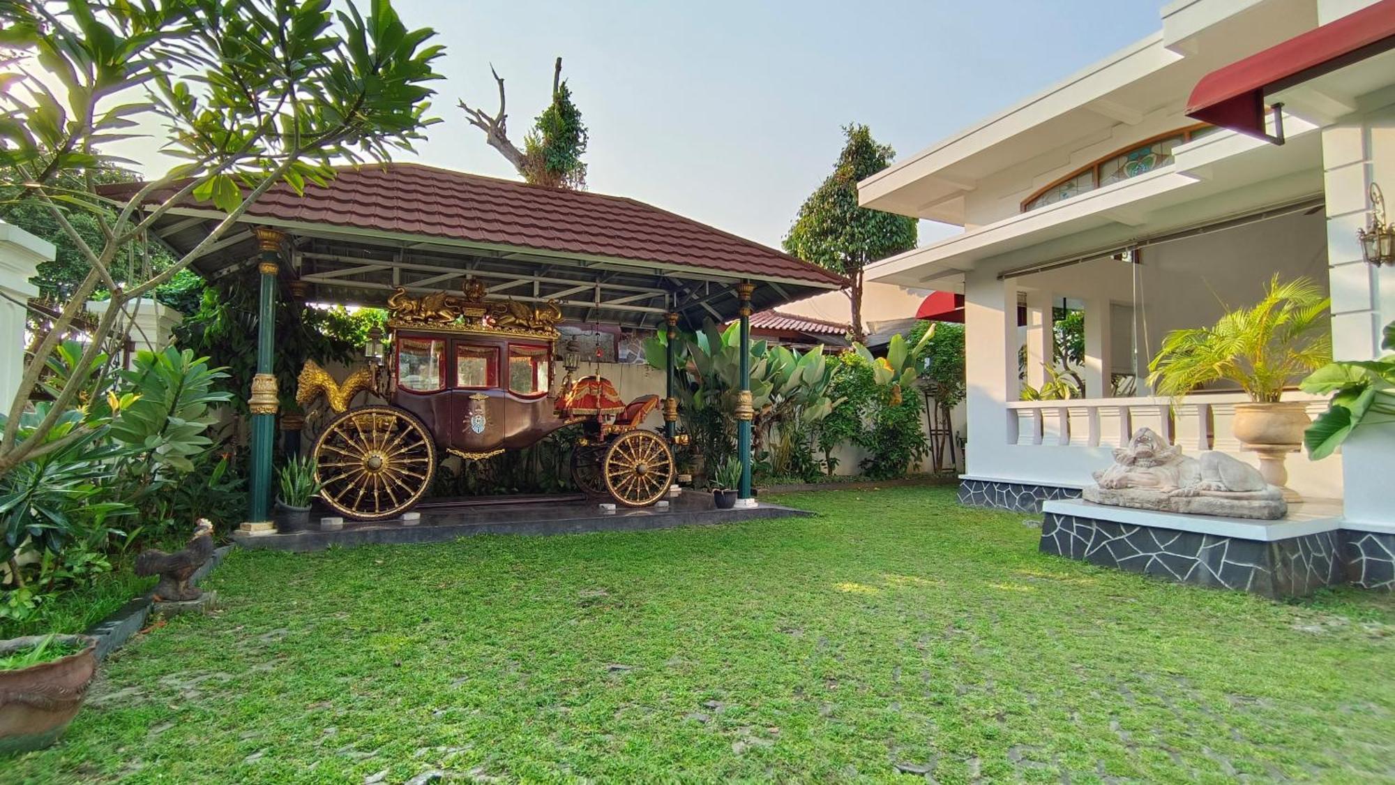 Griya Asih Hotell Yogyakarta Exteriör bild