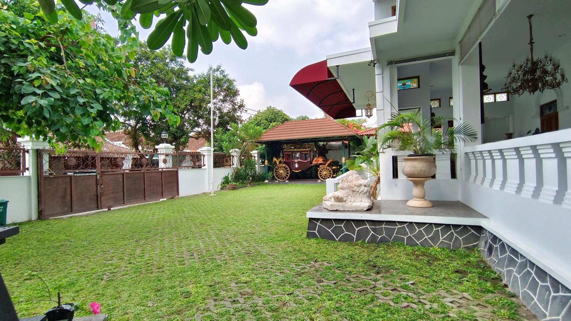 Griya Asih Hotell Yogyakarta Exteriör bild